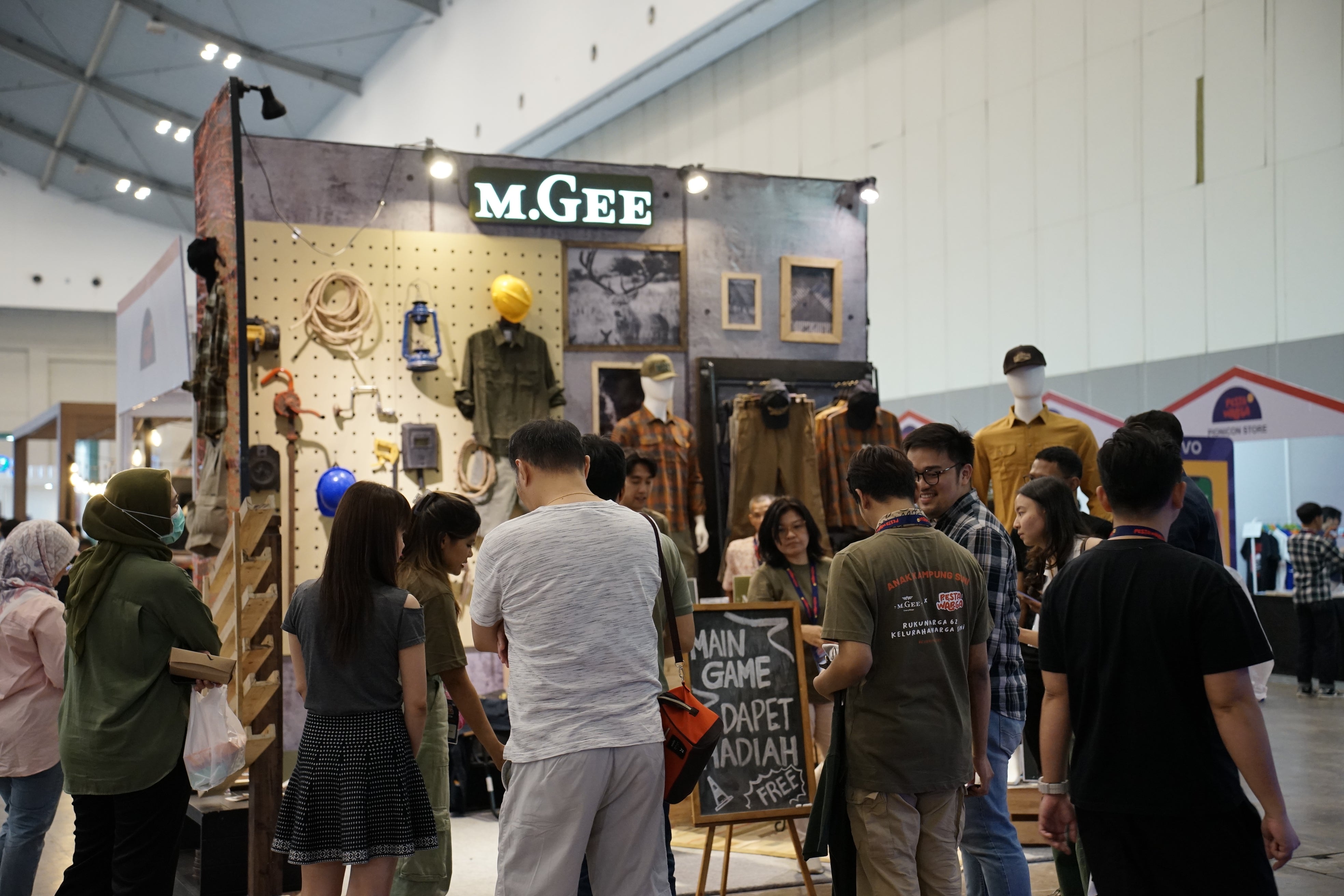 Kemeriahan Pesta Warga Bapak-Bapak id di BSD Tangerang