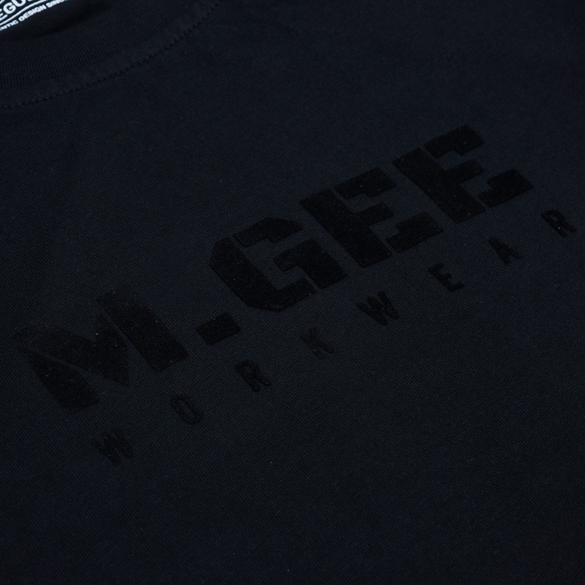 MGee Kaos Polos Pria Lengan Pendek M Gee Original Oliver C145 Black