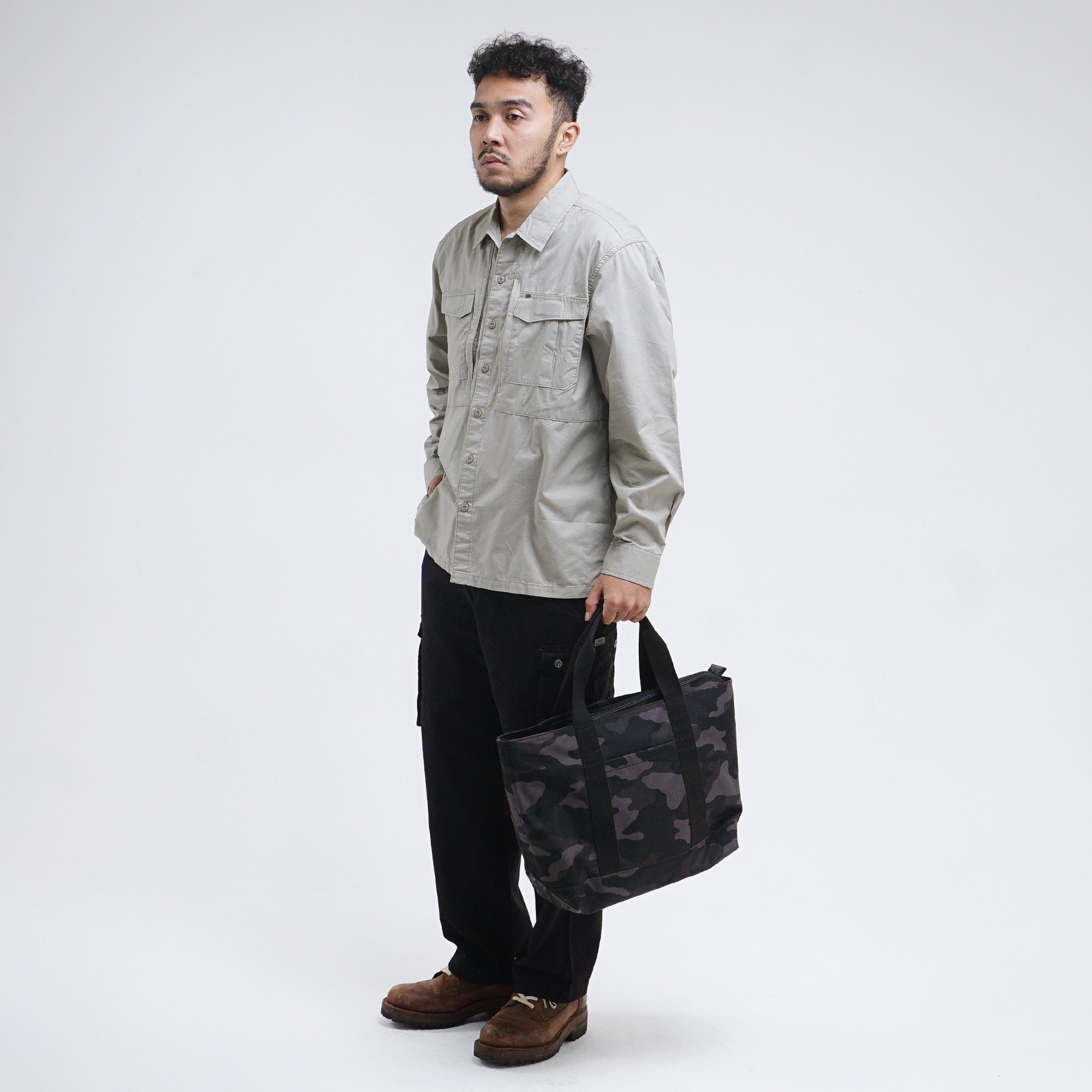 Kemeja Lengan Panjang C075 LT Green