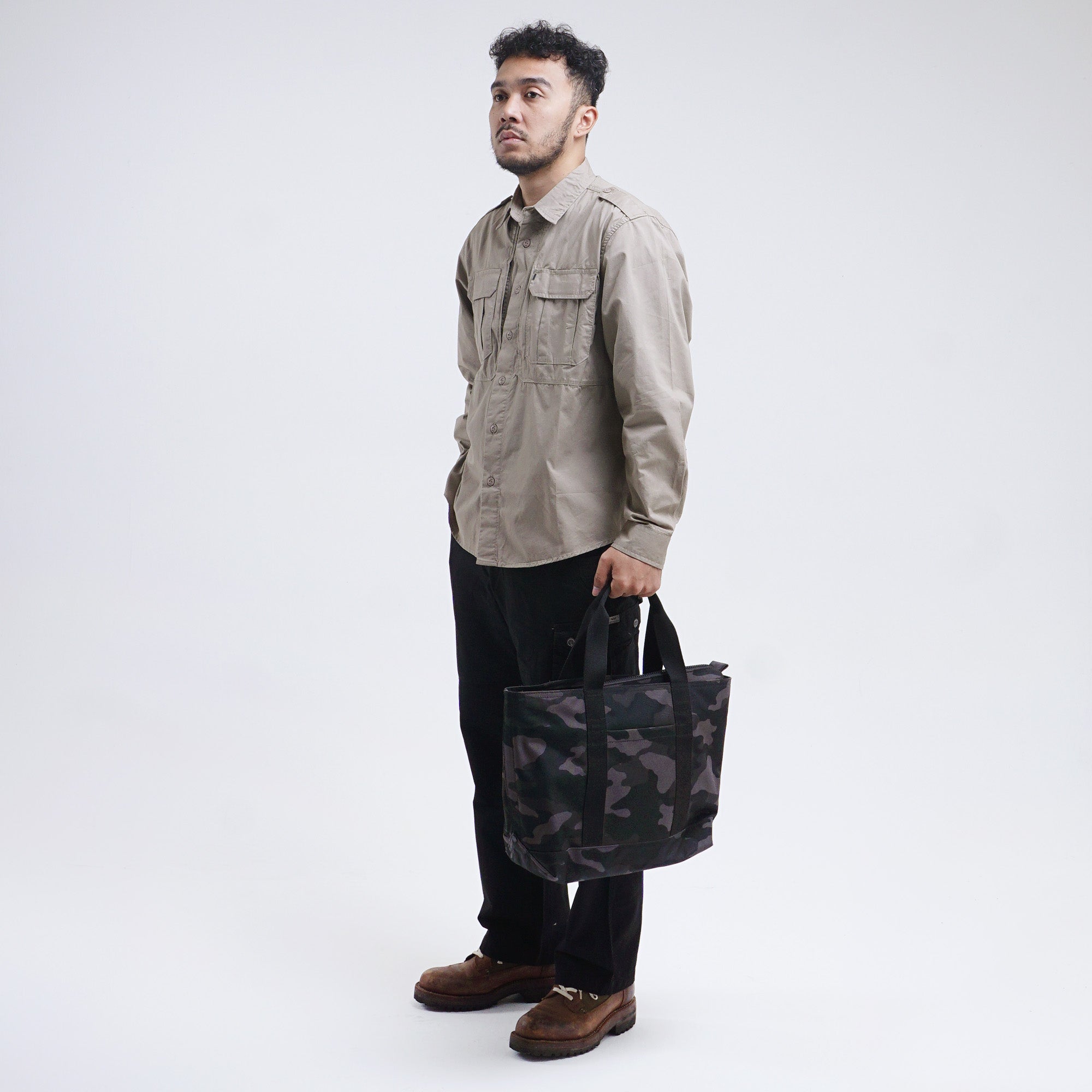 Kemeja Lengan Panjang C077 Dark Khaky