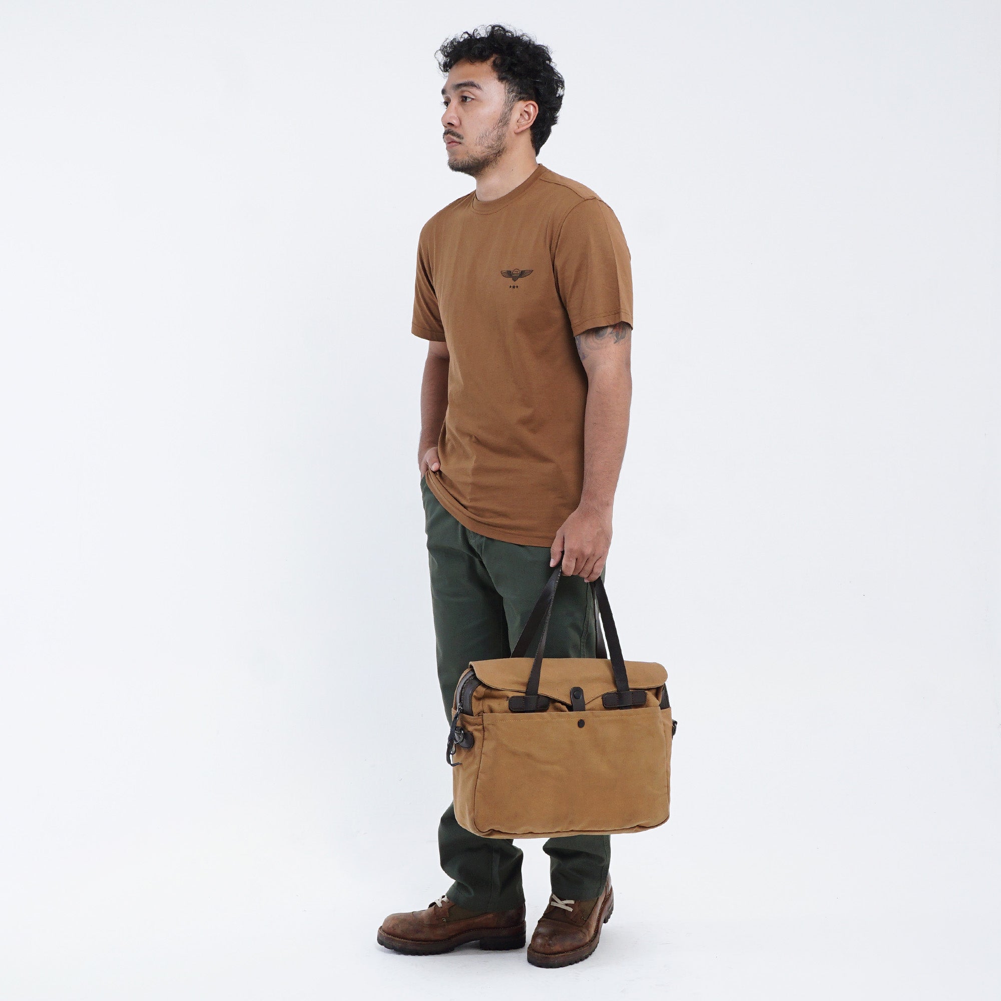 MGee Kaos Pria Lengan Pendek Polos M Gee Oliver C140 Brown