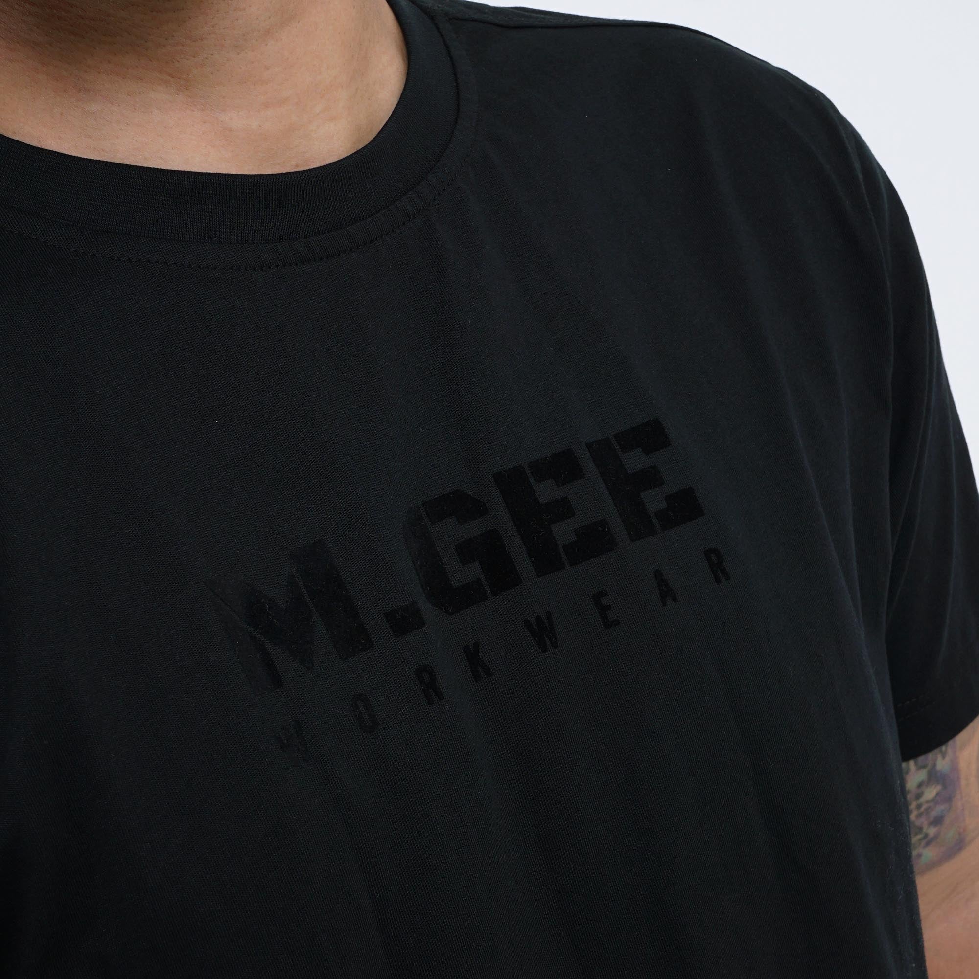 MGee Kaos Polos Pria Lengan Pendek M Gee Original Oliver C145 Black