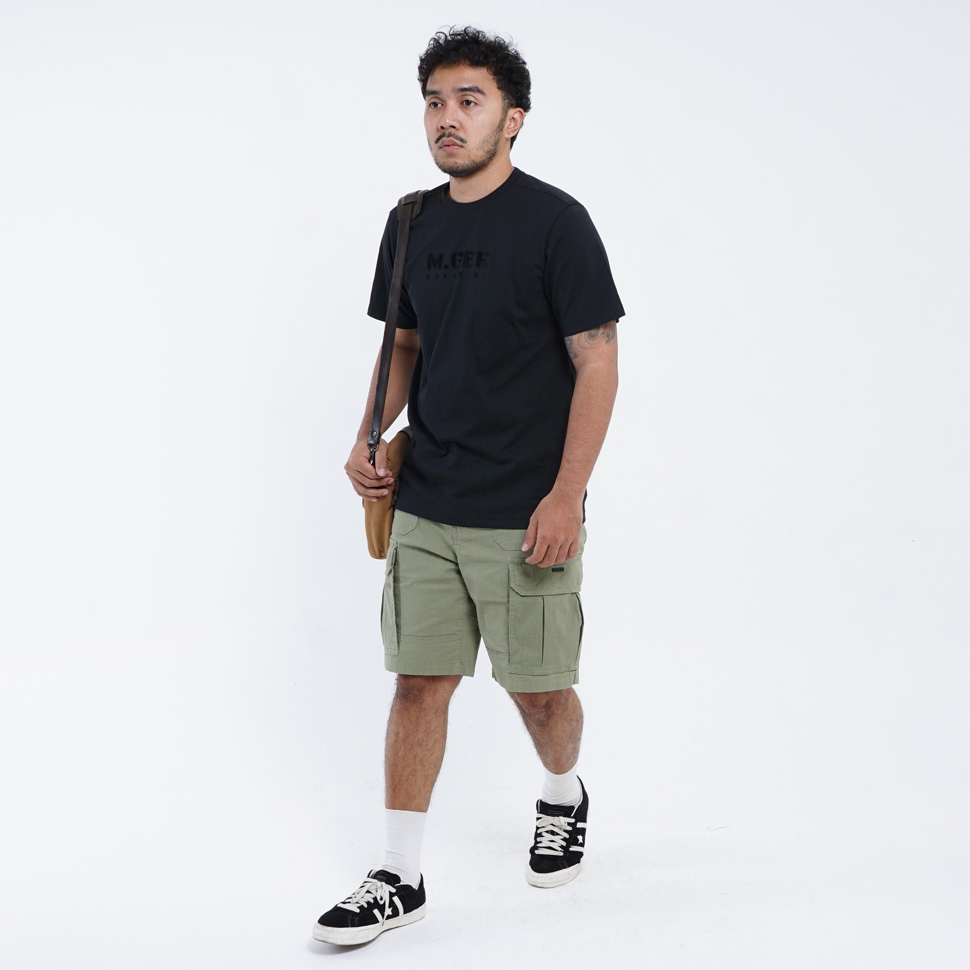 MGee Kaos Polos Pria Lengan Pendek M Gee Original Oliver C145 Black