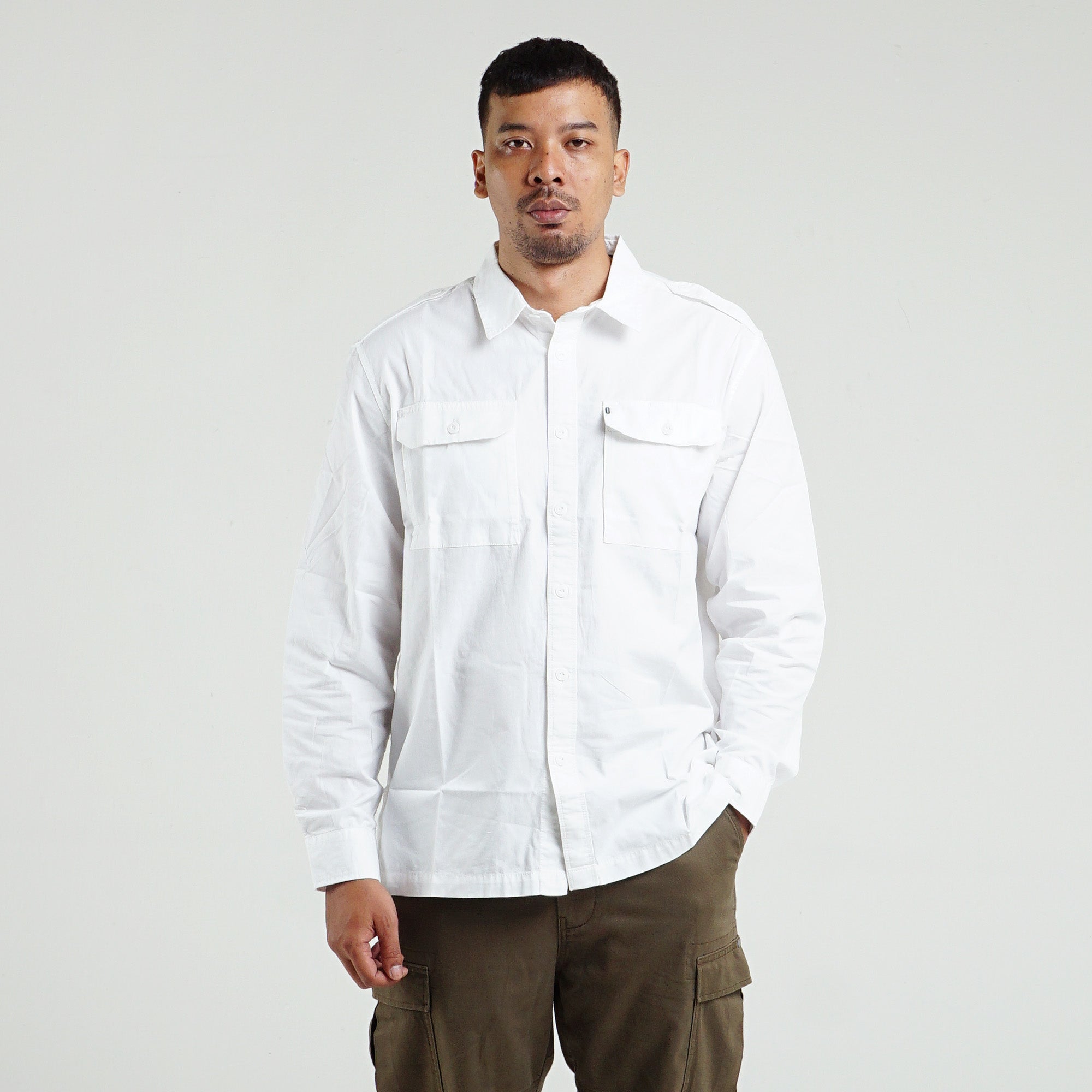 M.Gee Kemeja Pria Lengan Panjang Outdoor Mgee Camper C029 White