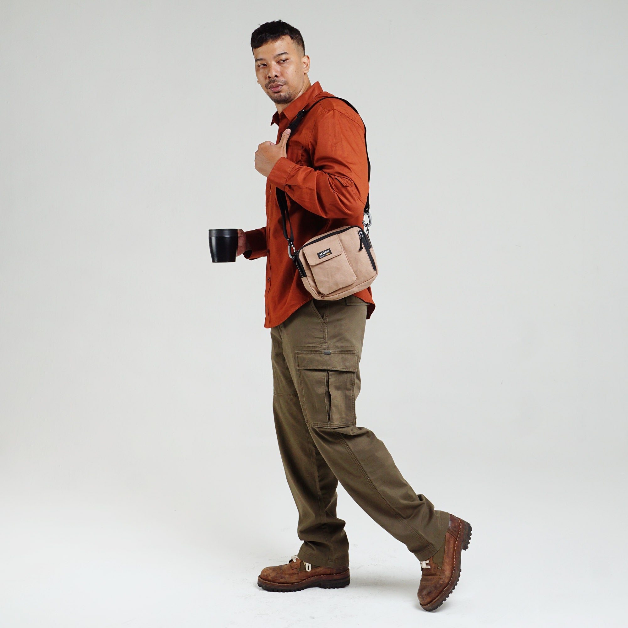 M.Gee Kemeja Pria Lengan Panjang Outdoor Mgee Camper C031 Teracota