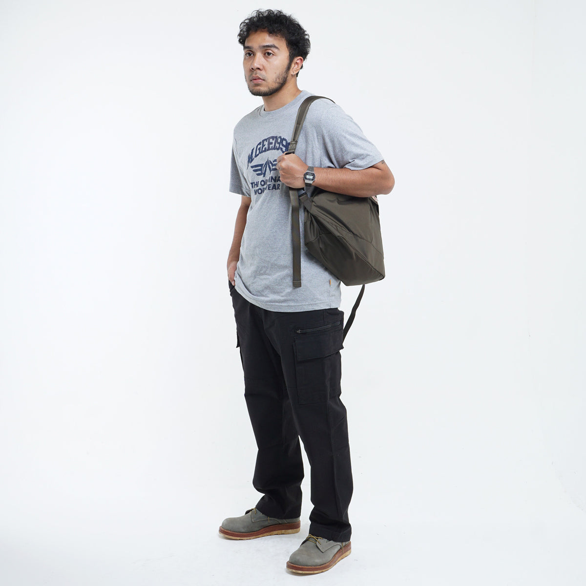 MGee Kaos Polos Pria Lengan Pendek M Gee OLIVER C128 Light Grey