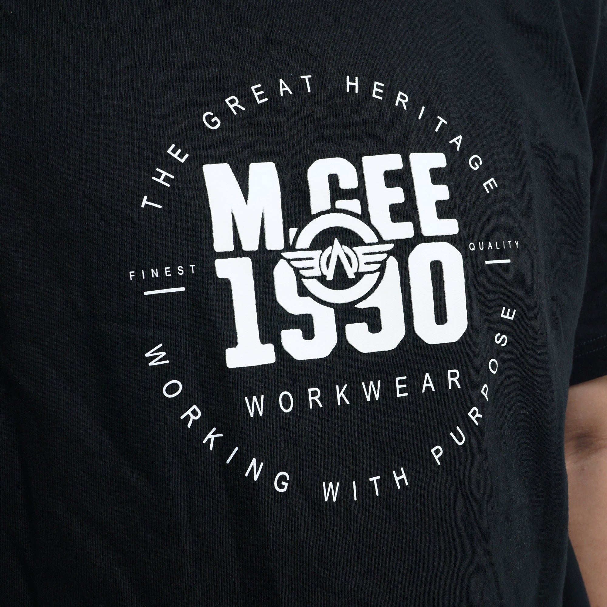 MGee Kaos Polos Pria Lengan Pendek M Gee Original OLIVER C129 Black