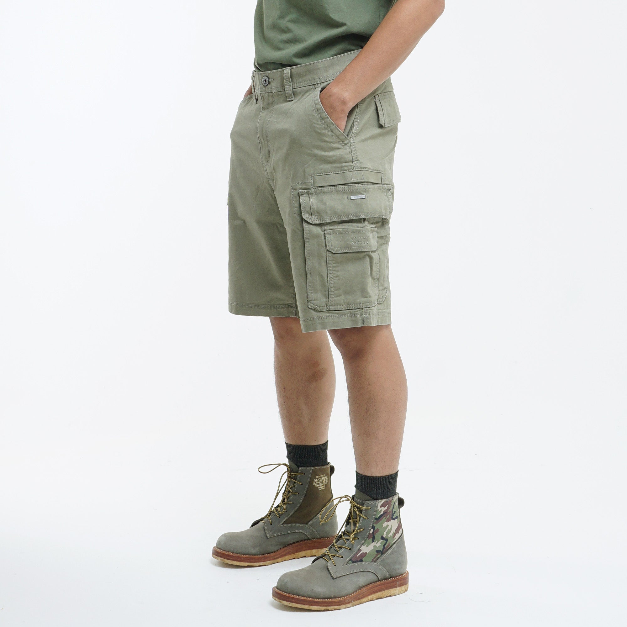 M.Gee Celana Pendek Pria Kargo Rows C014 Olive