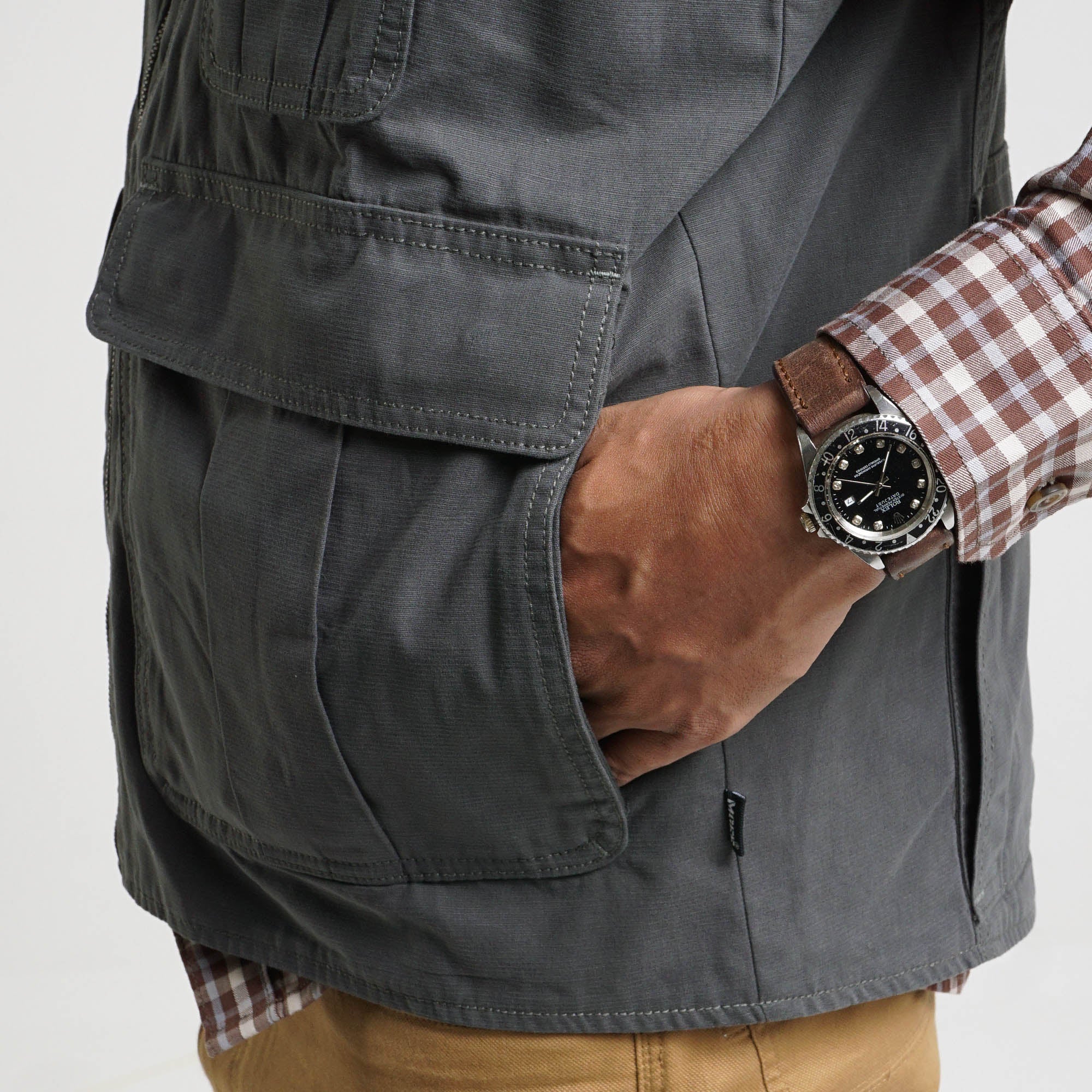 M.Gee Jaket Rompi Vest Pria Mgee West C001 Dark Grey